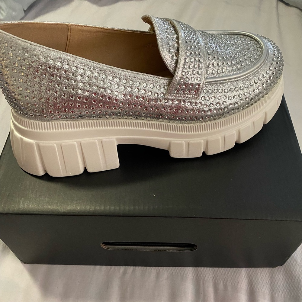 Silver rhinestone size 9 Platform loafers (NWT)